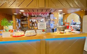 Rolphton Motel And Restaurant